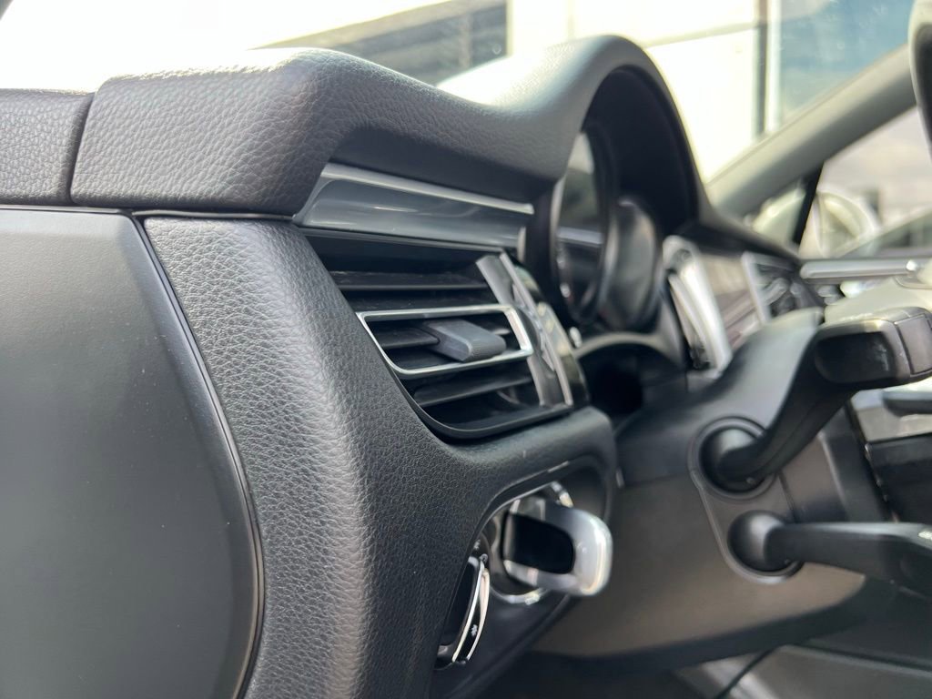 Used 2022 Porsche Macan image 40