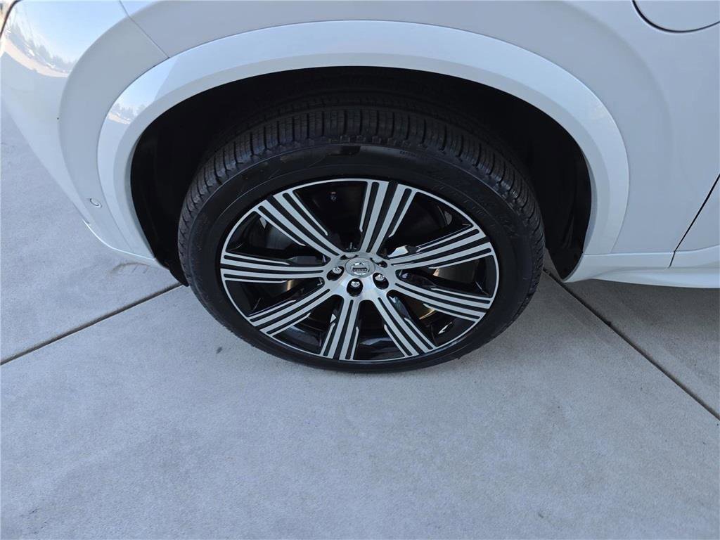 Used 2025 Volvo XC90 T8 Plus w/ Protection Package Premier image 13
