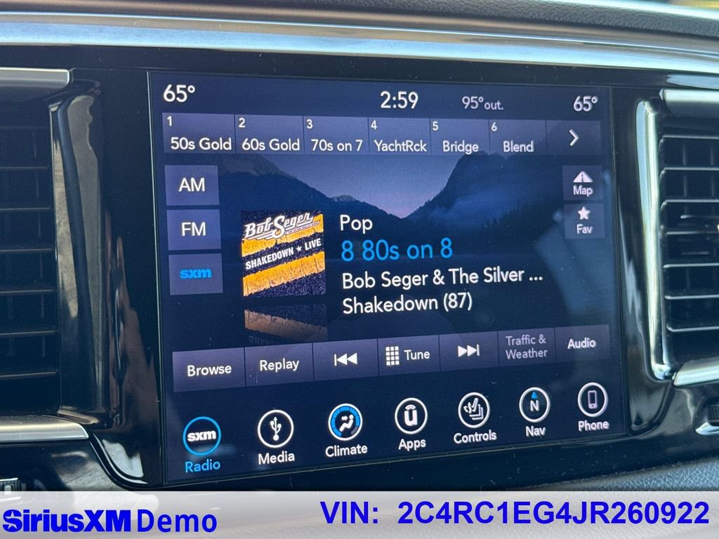 Used 2018 Chrysler Pacifica Touring-L Plus FWD image 35