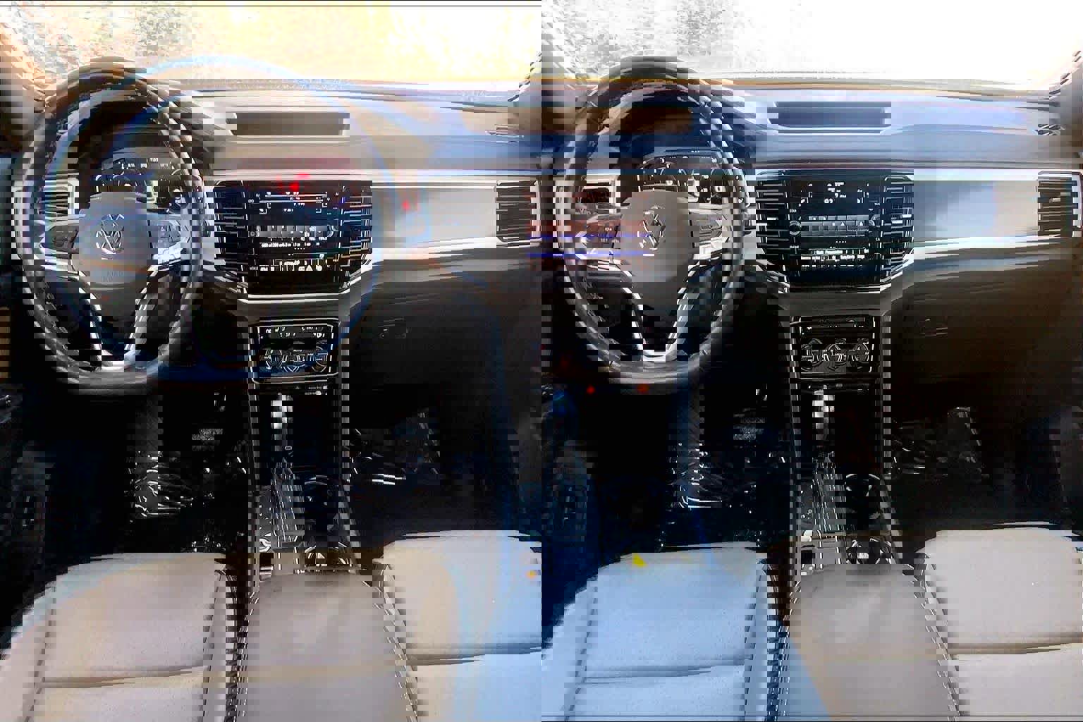 Used 2022 Volkswagen Atlas Cross Sport SE image 14