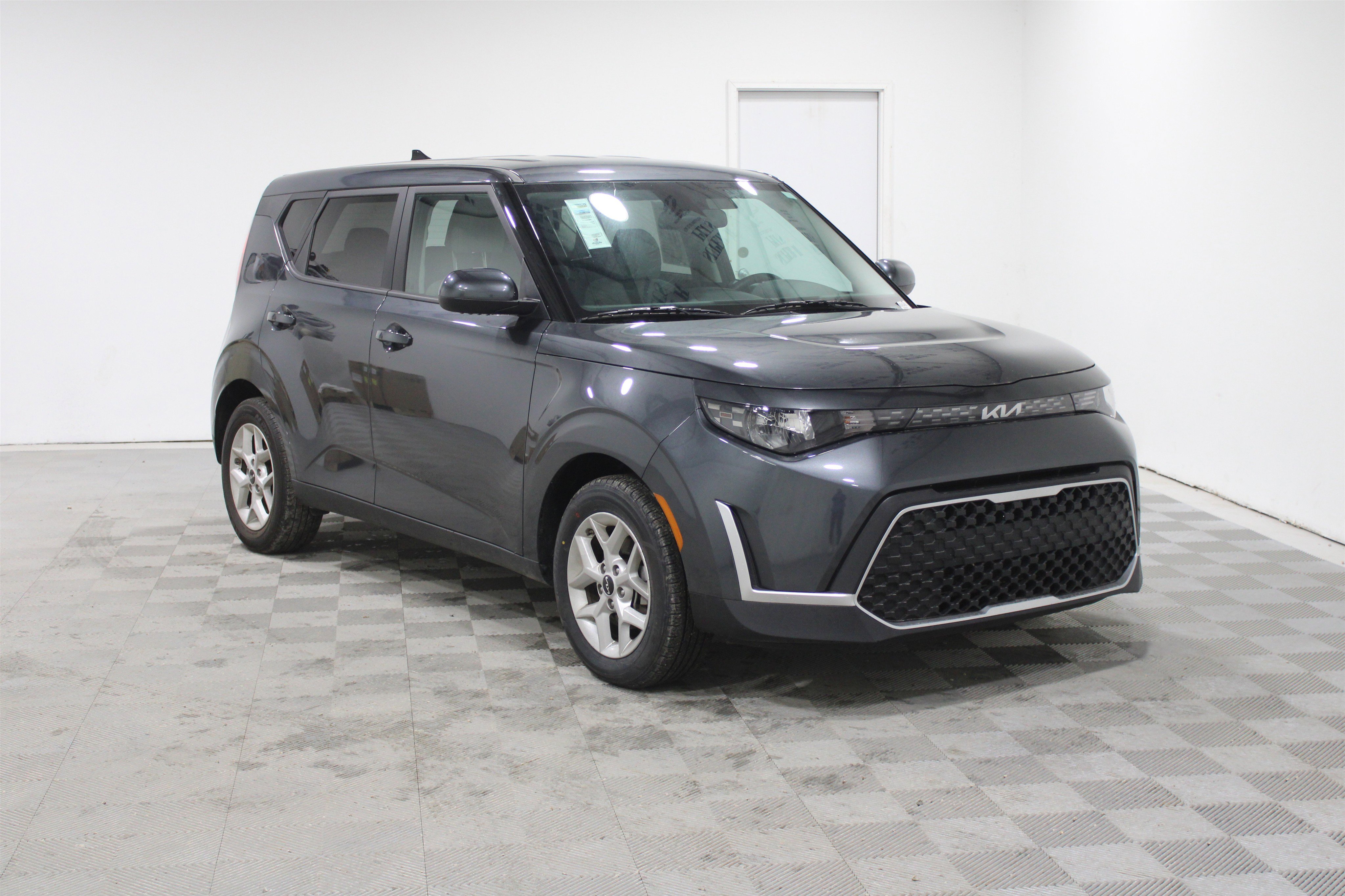 Used 2024 Kia Soul LX w/ Option Group 015 image 1