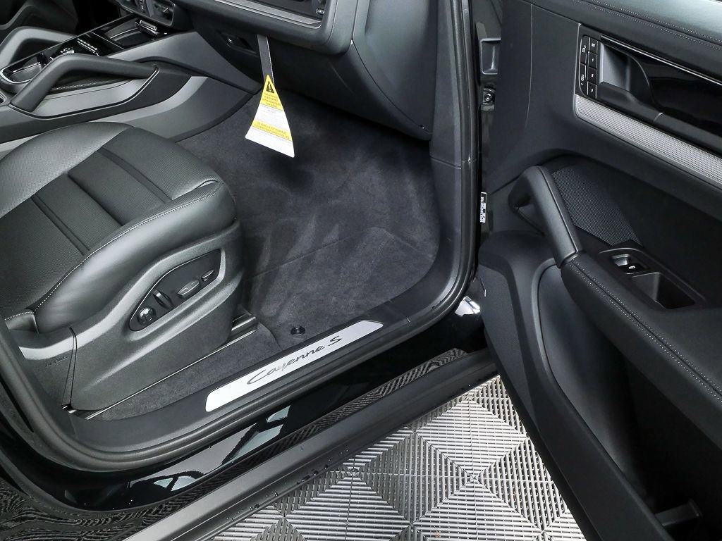 New 2026 Porsche Cayenne S image 26