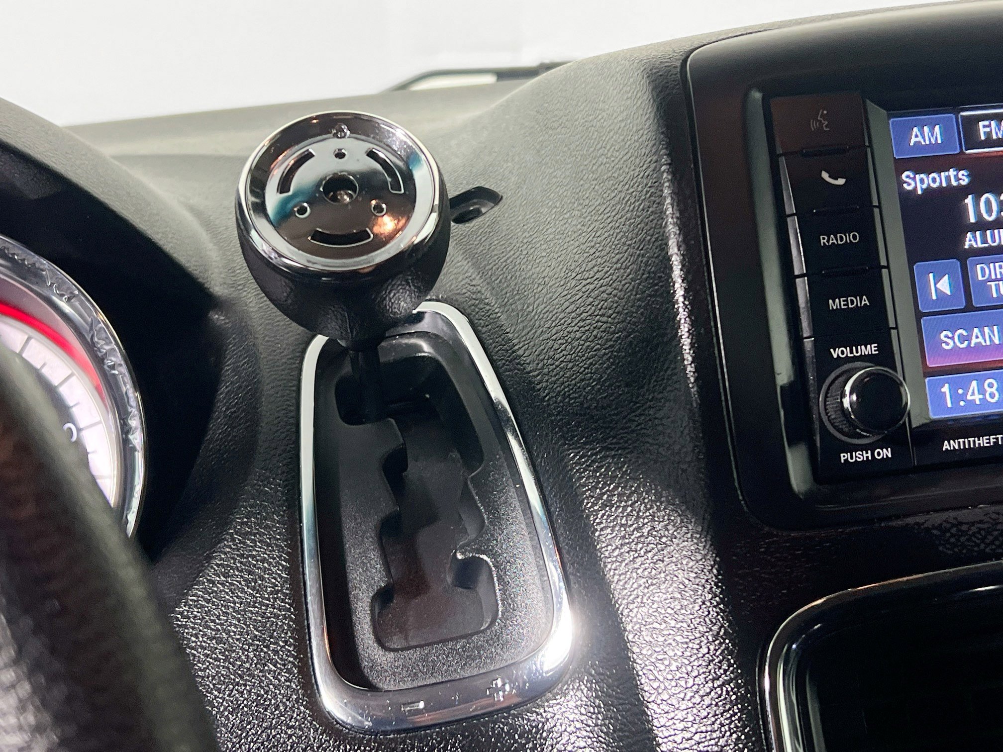 Used 2019 Dodge Grand Caravan SE FWD image 16