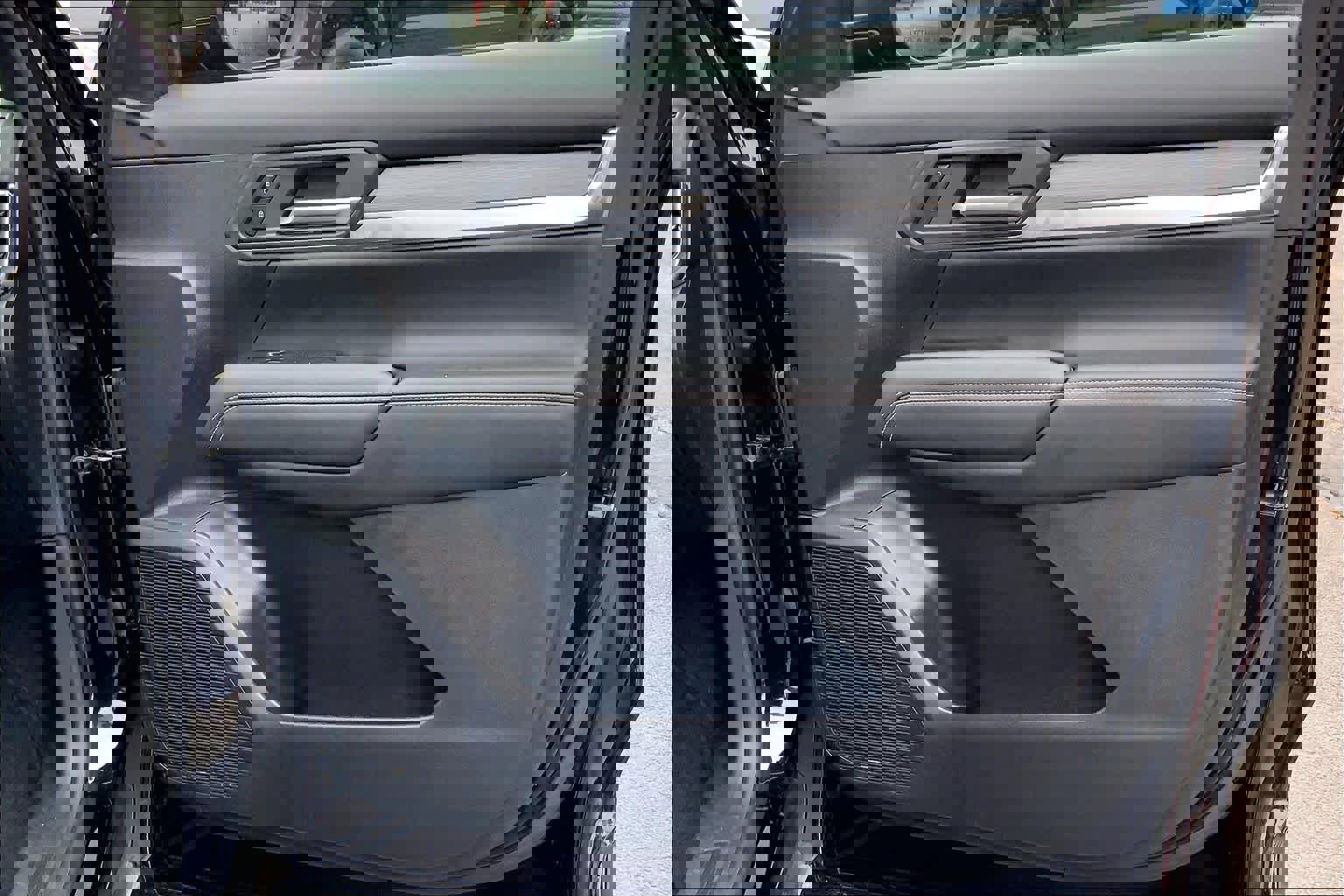 Used 2025 GMC Terrain Elevation image 23