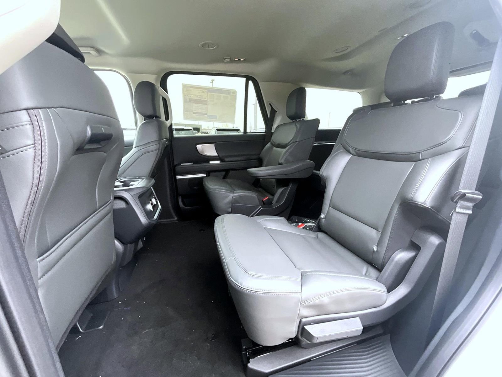 New 2026 Ford Expedition Active image 12