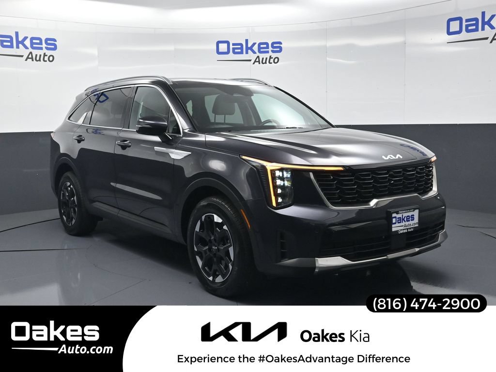 Certified 2025 Kia Sorento S w/ Panoramic Sunroof Package FWD image 1