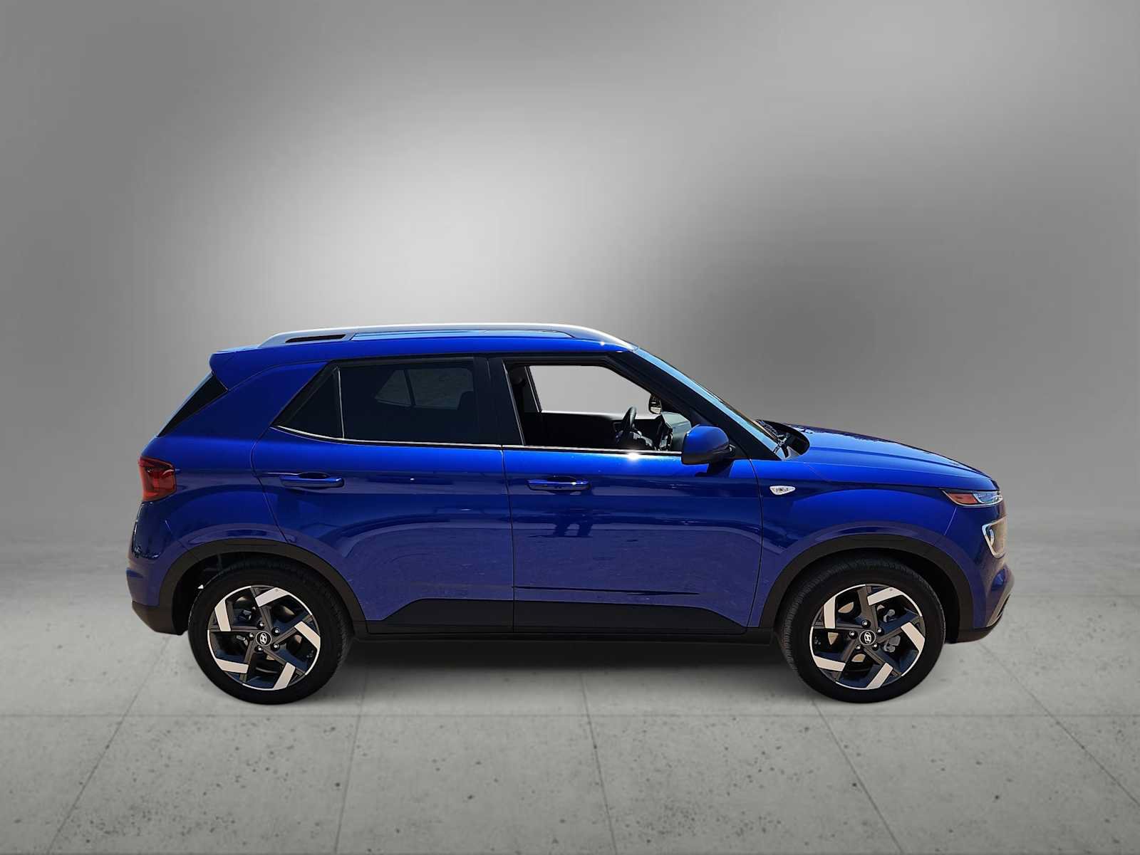 Certified 2026 Hyundai Venue SEL FWD image 9