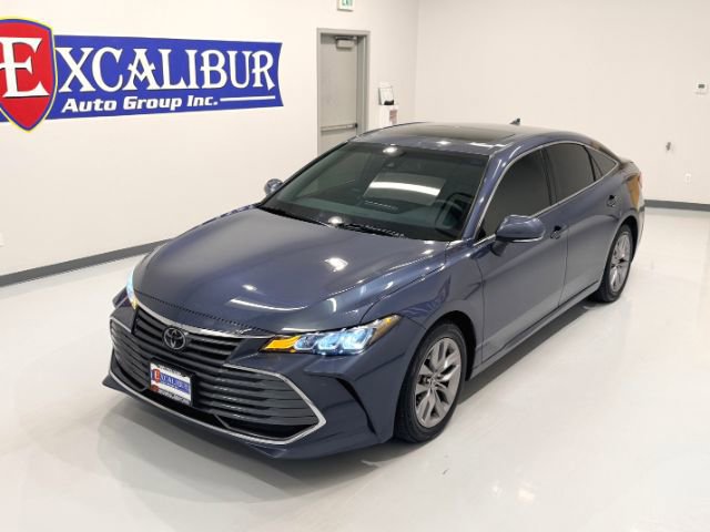 Used 2022 Toyota Avalon XLE w/ Moonroof Package image 10