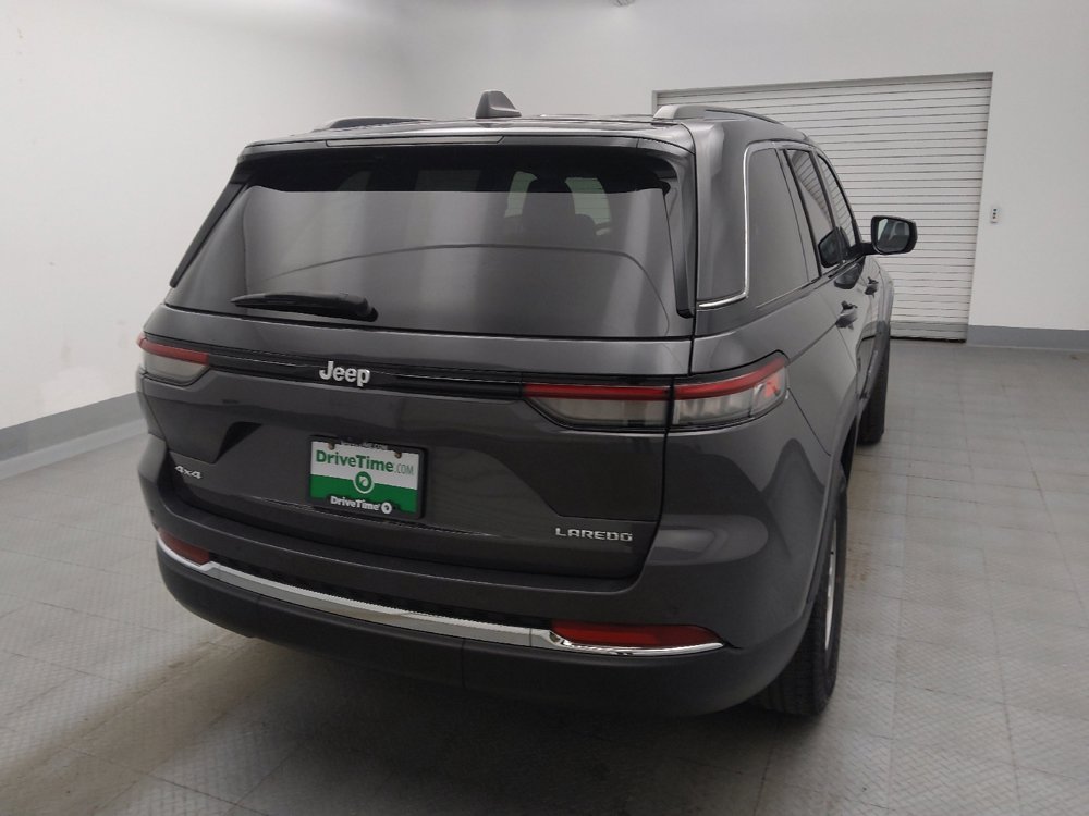 Used 2023 Jeep Grand Cherokee Laredo w/ Luxury Tech Group I AWD/4WD image 7