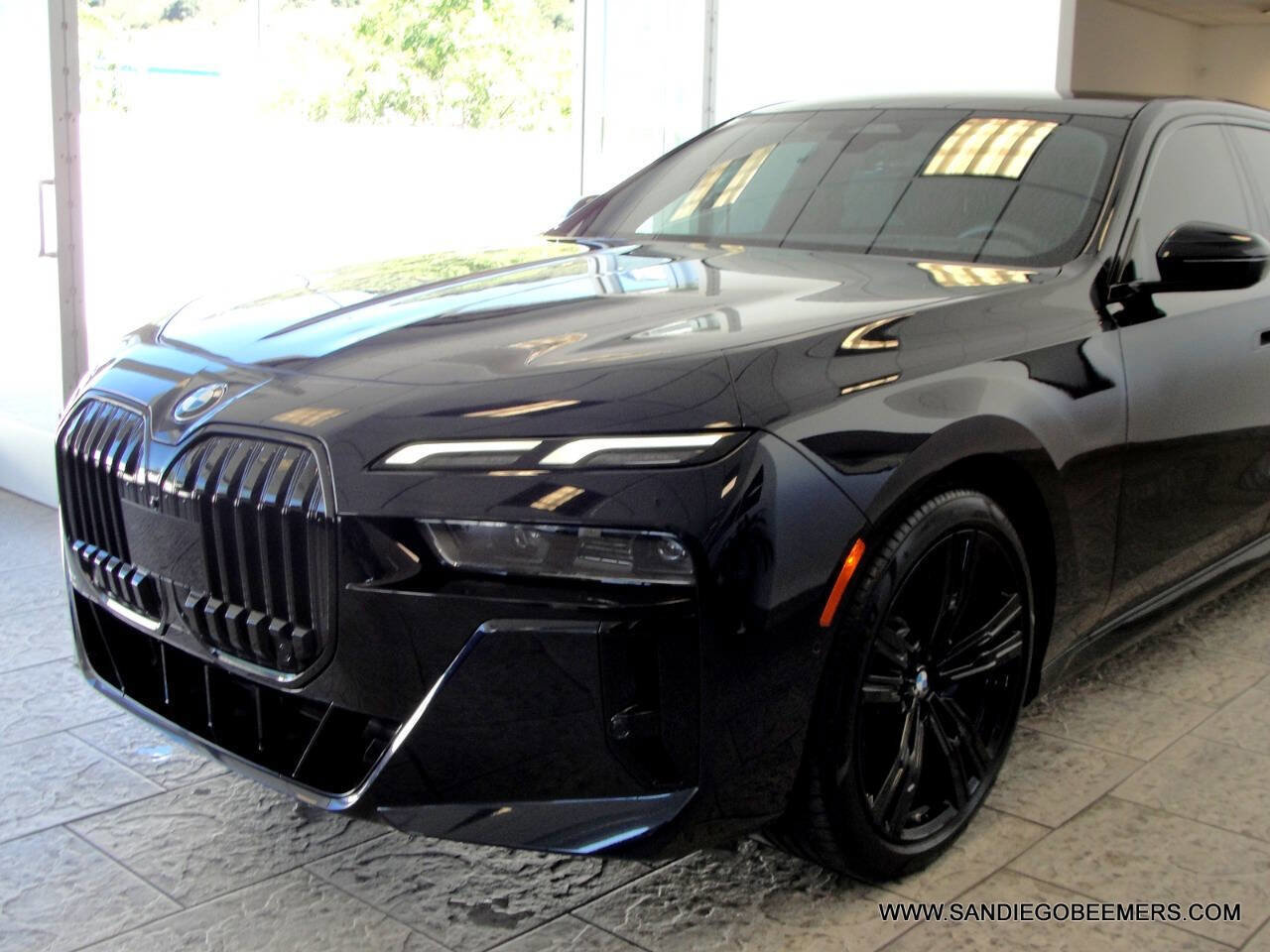 Used 2023 BMW 740i 740i M SPORT PRO+HUD+SWAROVSKI w/ Parking Assistance Package image 20