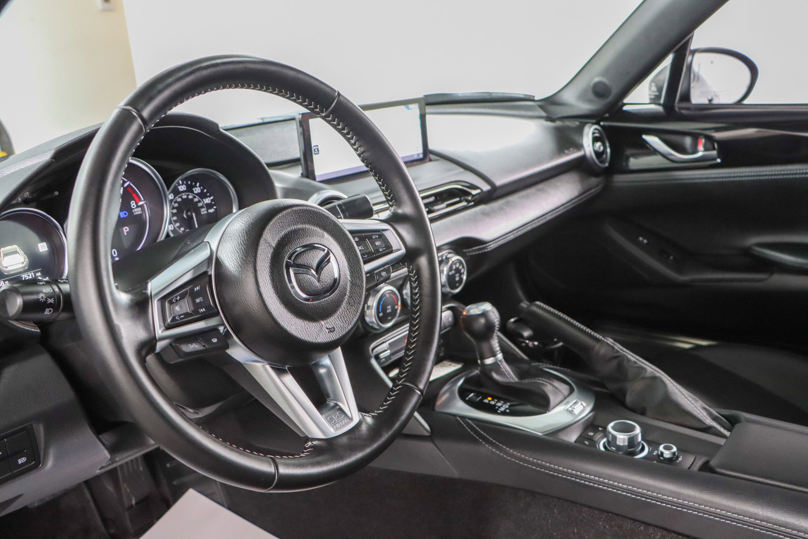 Used 2025 MAZDA MX-5 Miata RF Grand Touring image 22