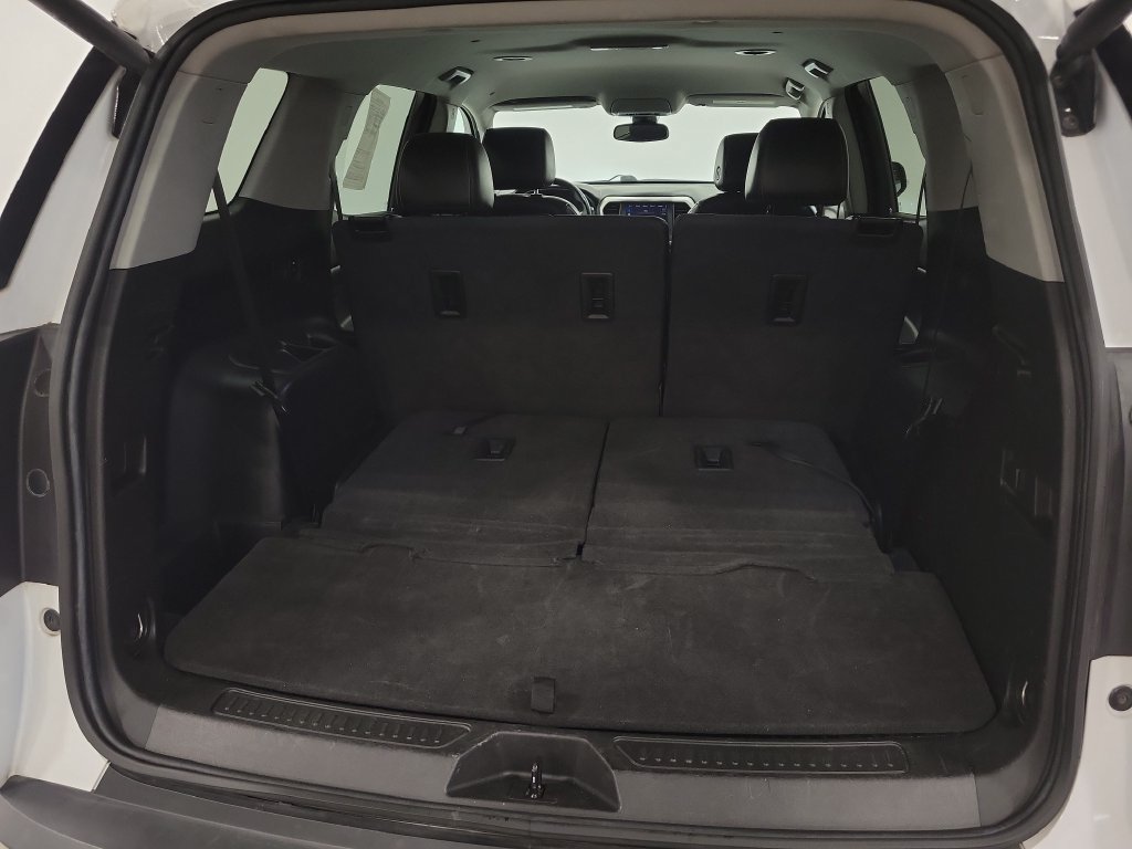 Used 2023 GMC Acadia SLT FWD image 25