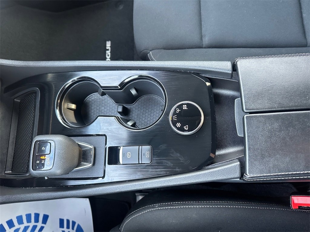 Used 2023 Nissan Rogue S image 11