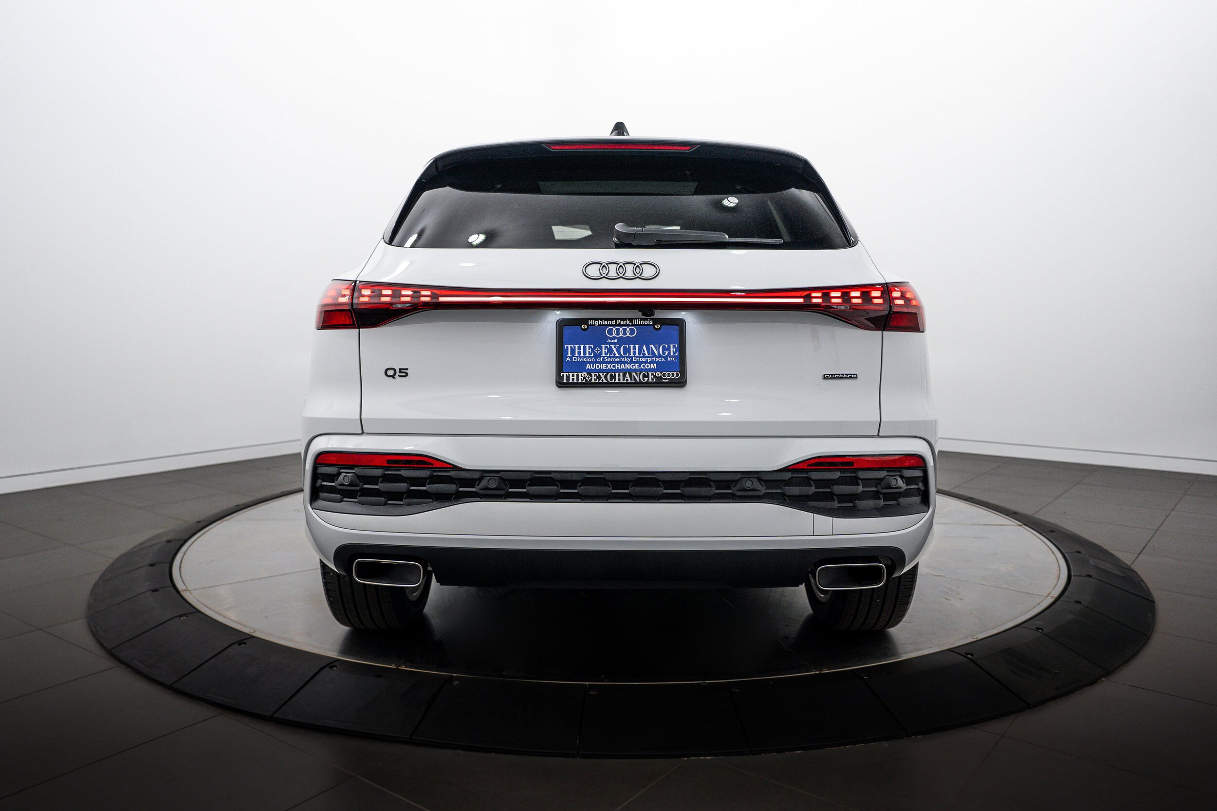 Used 2025 Audi Q5 Premium Plus w/ Premium Plus AWD/4WD image 21