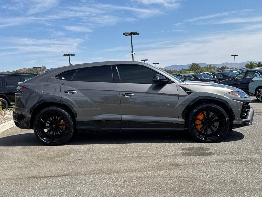 Used 2021 Lamborghini Urus AWD/4WD image 6