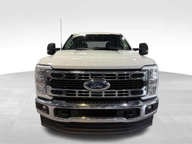 Used 2024 Ford F250 XLT image 2