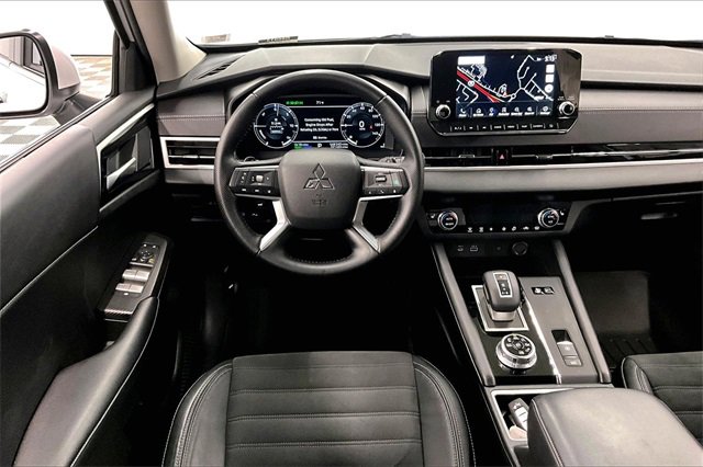 Used 2023 Mitsubishi Outlander Ralliart image 5