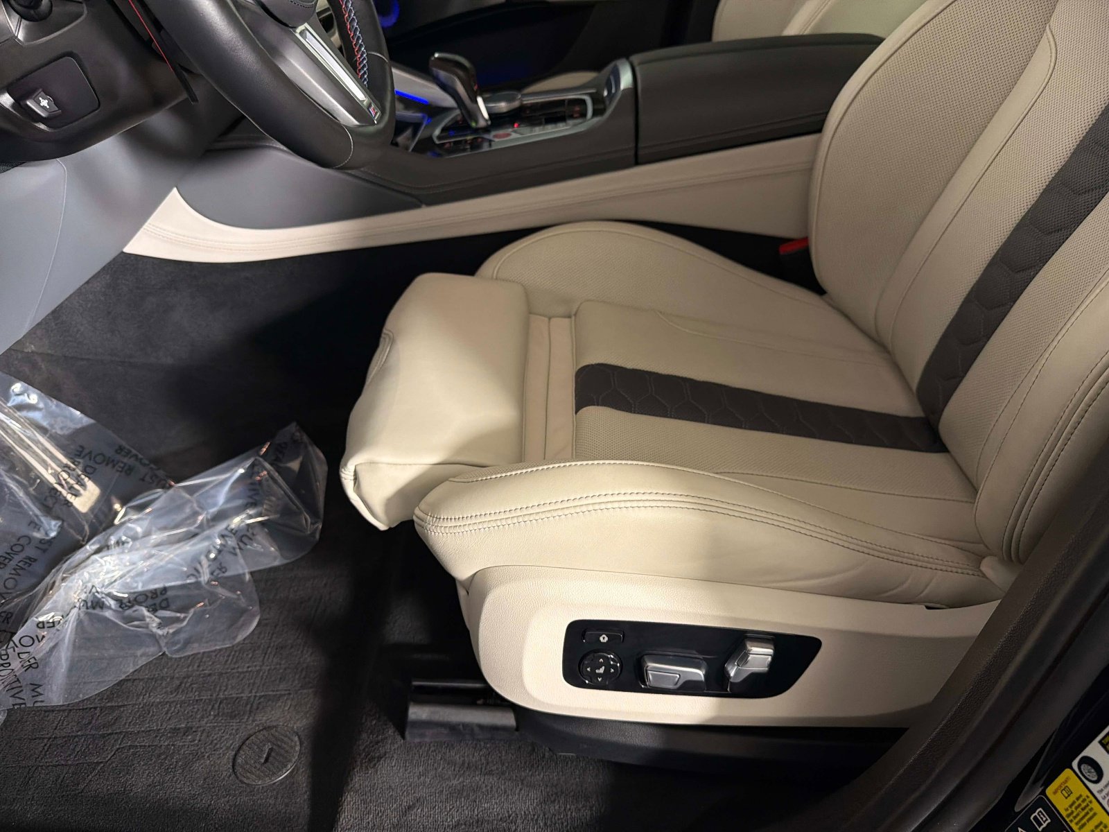 Used 2024 BMW X6 M Competition image 37