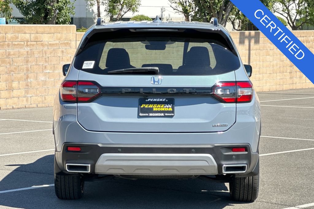 Certified 2024 Honda Pilot Touring image 5