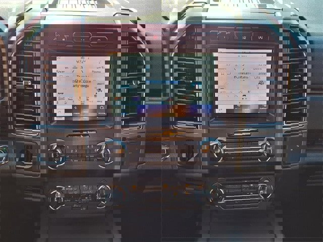 Used 2021 Ford Expedition XLT image 5