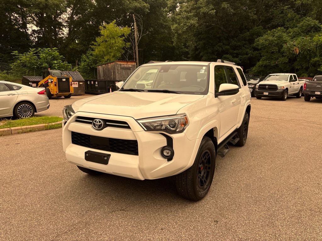 Used 2023 Toyota 4Runner SR5 AWD/4WD image 3
