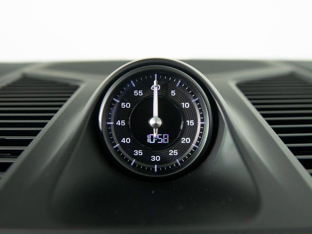 Certified 2024 Porsche Cayenne image 27