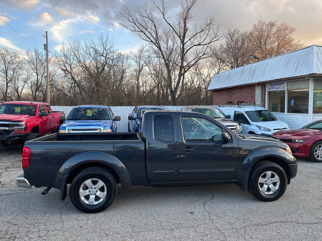 Used 2012 Nissan Frontier SV image 4