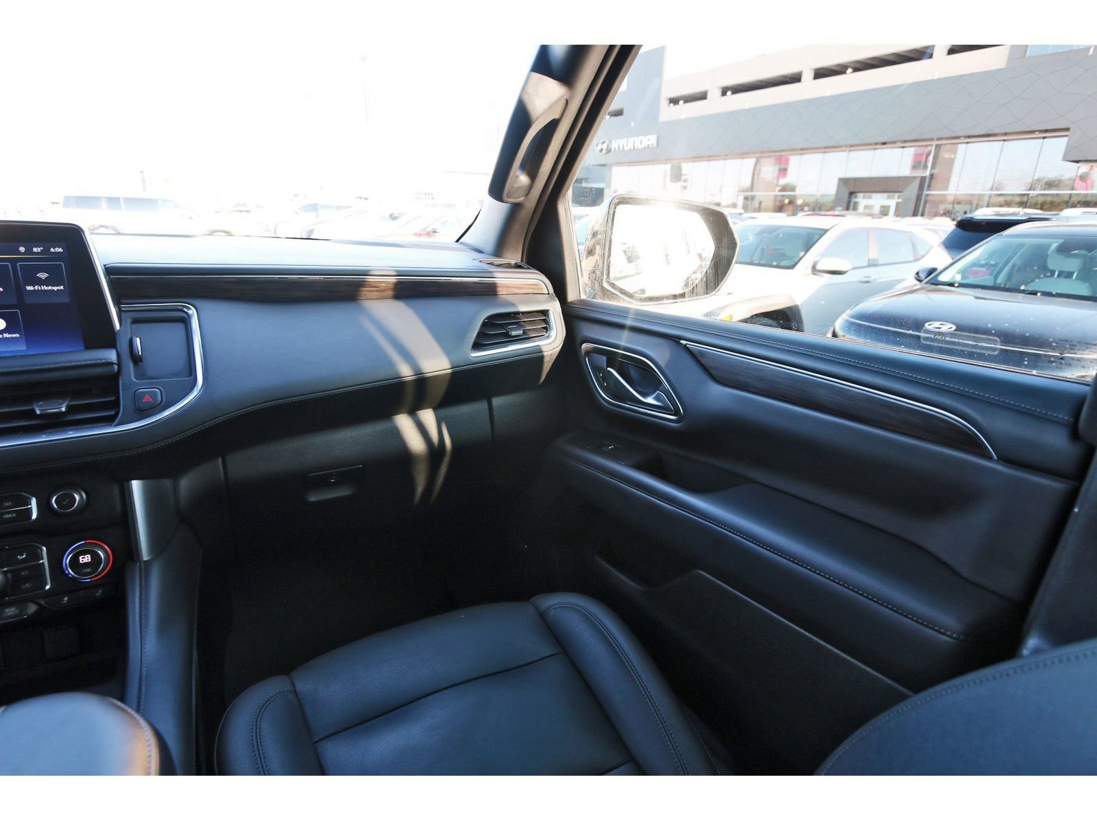 Used 2022 Chevrolet Tahoe LT w/ Luxury Package image 12