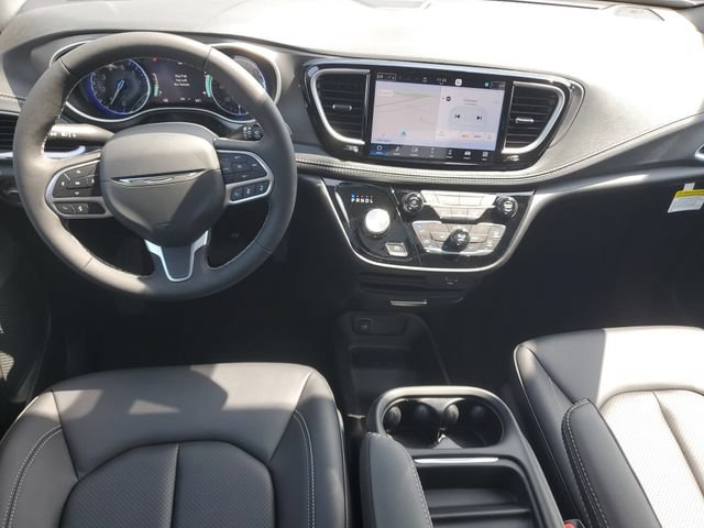 New 2027 Chrysler Pacifica Select w/ Family Tech Group FWD image 12