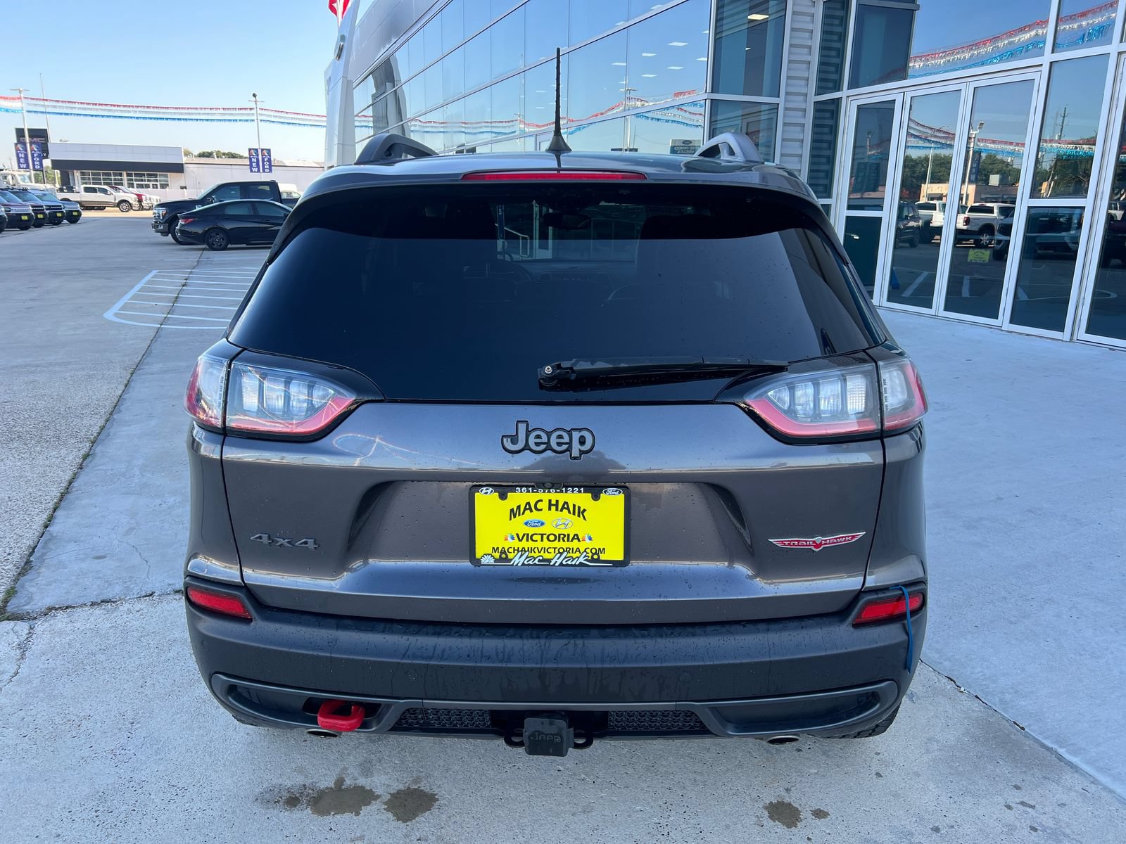 Used 2020 Jeep Cherokee Trailhawk AWD/4WD image 4