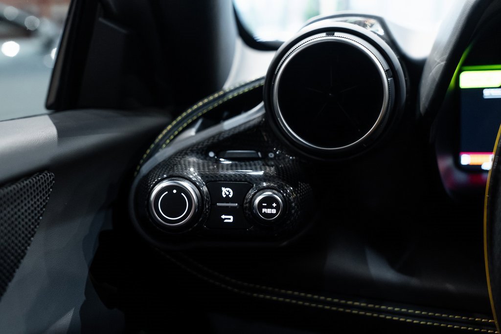 Certified 2022 Ferrari F8 Tributo image 32