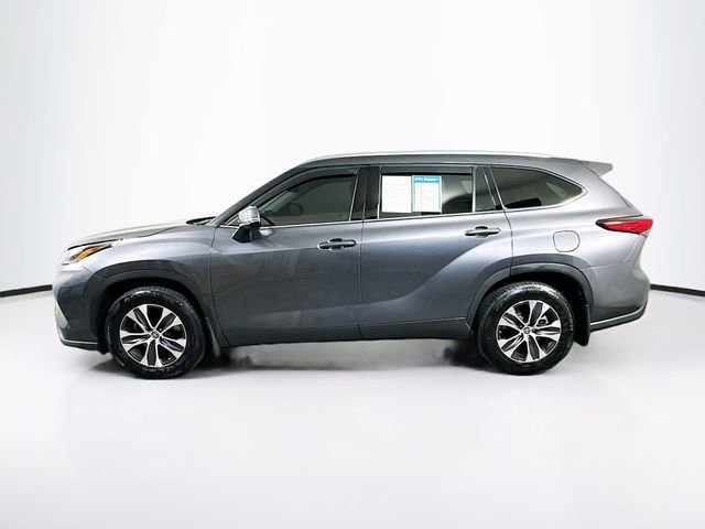 Used 2020 Toyota Highlander XLE AWD/4WD image 5