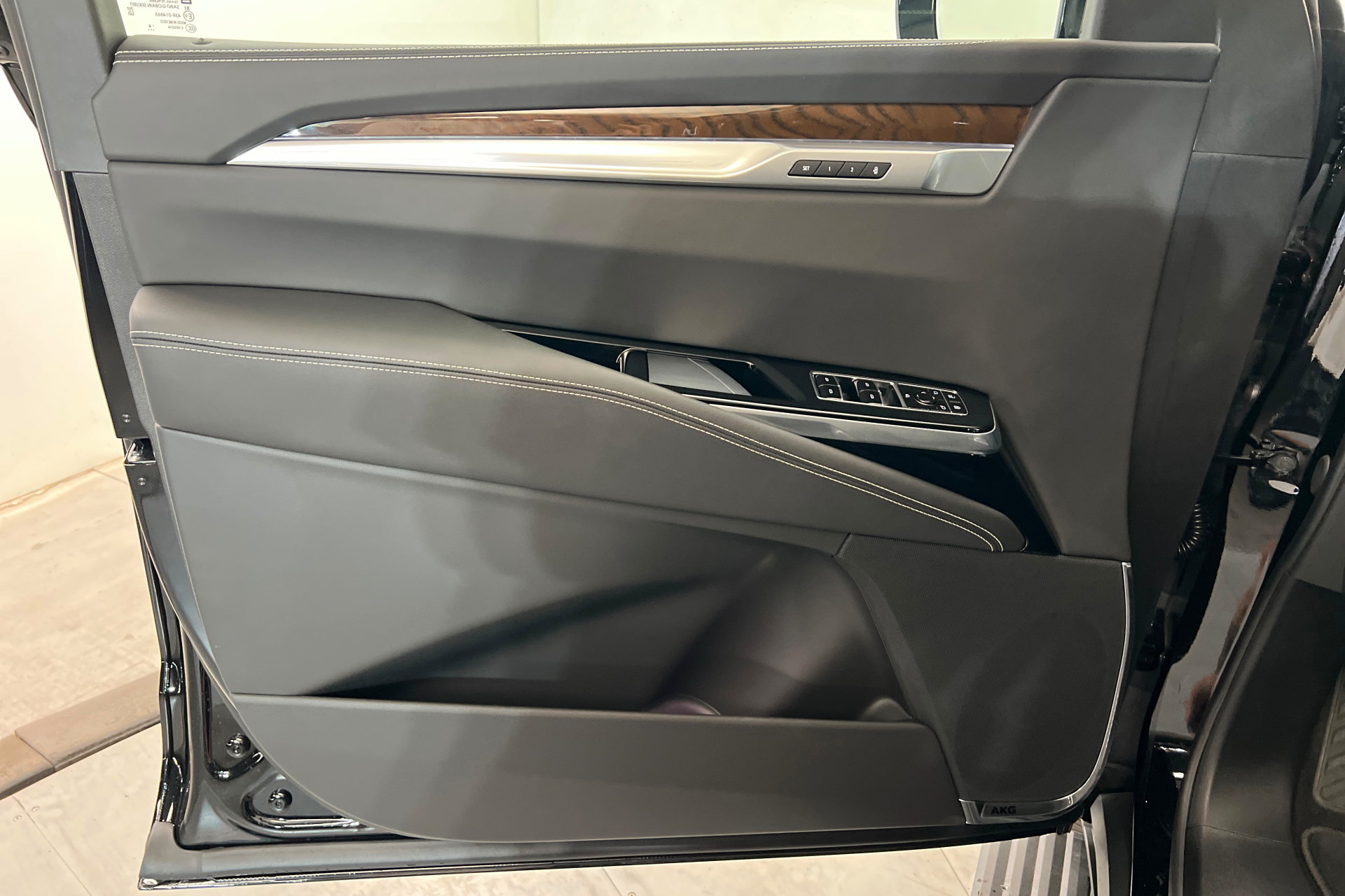 New 2026 Cadillac Escalade Platinum Sport AWD/4WD image 15