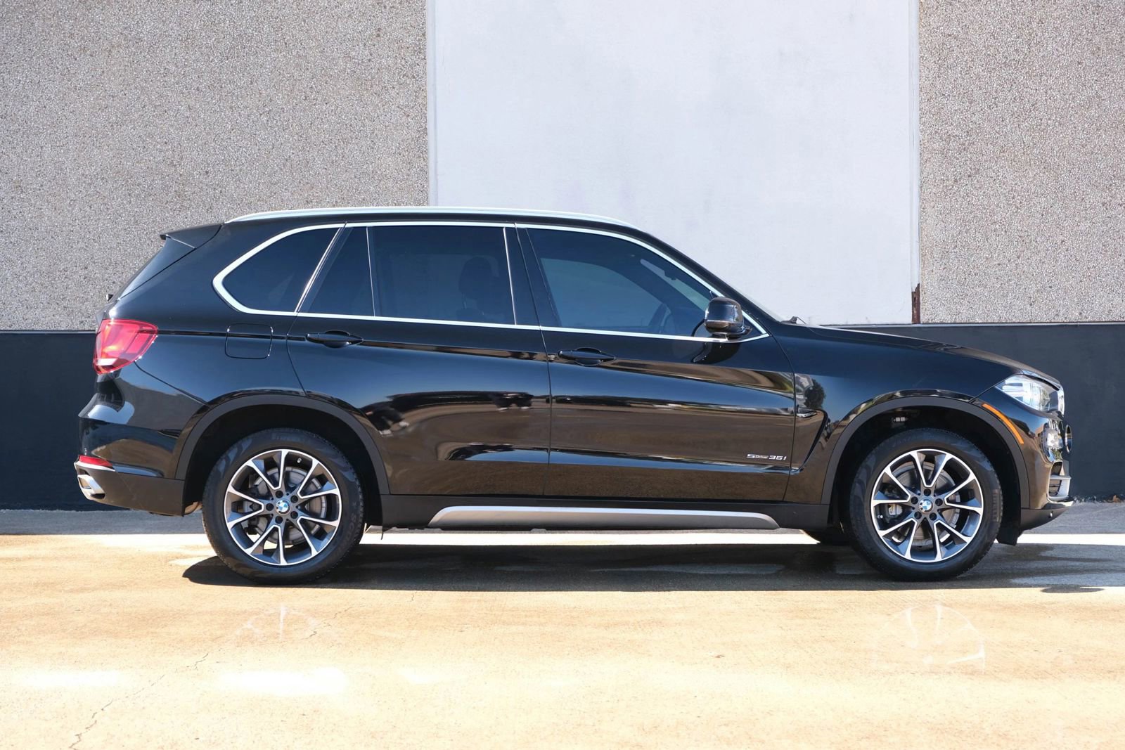 Used 2018 BMW X5 sDrive35i w/ Driving Assistance Package RWD image 11