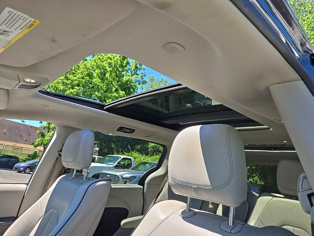 Used 2017 Chrysler Pacifica Platinum FWD image 17