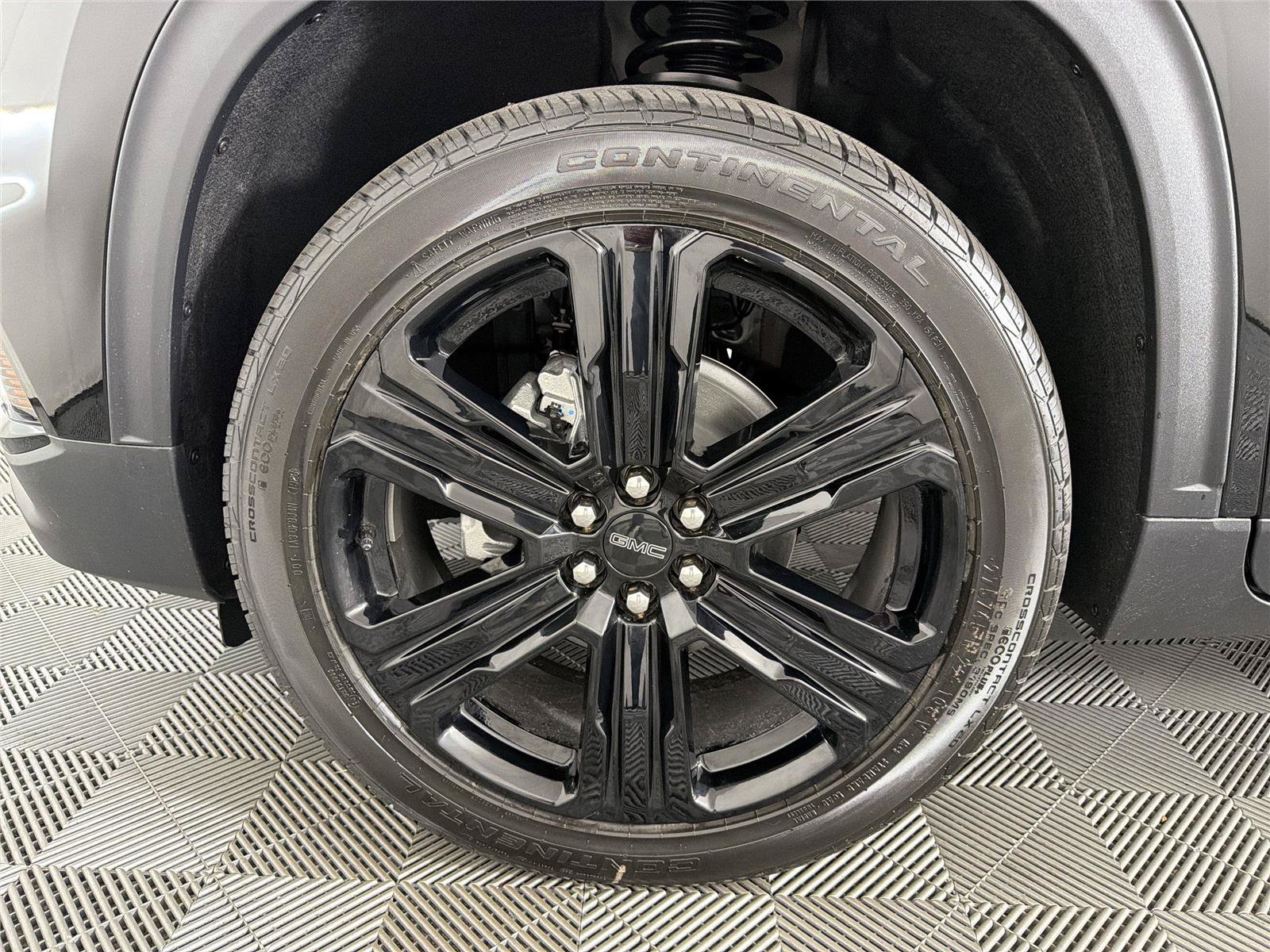 New 2026 GMC Acadia Elevation w/ Black Edition FWD image 9
