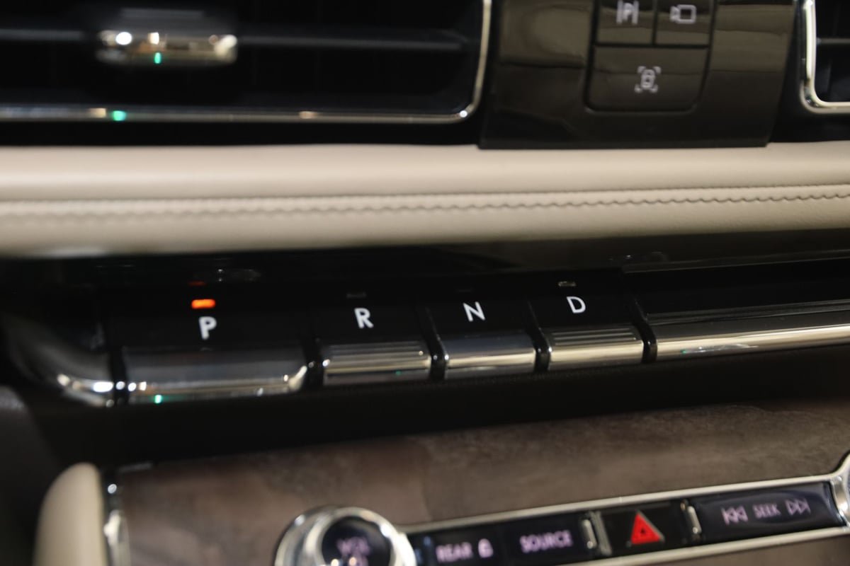 Used 2020 Lincoln Aviator Reserve w/ Equipment Group 202A AWD/4WD image 8
