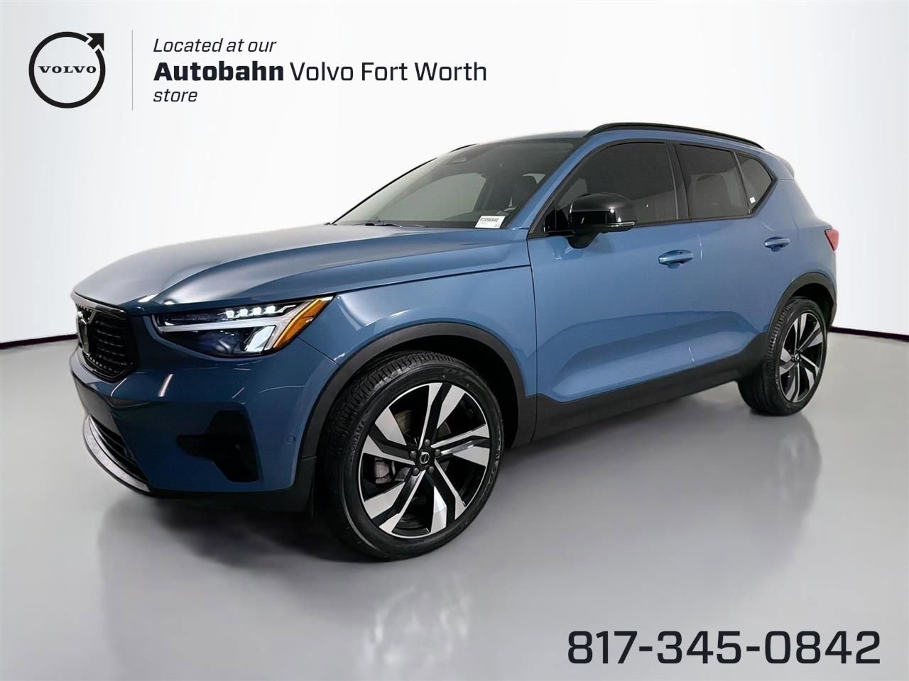 Certified 2023 Volvo XC40 B4 Plus w/ Protection Package Premier image 1