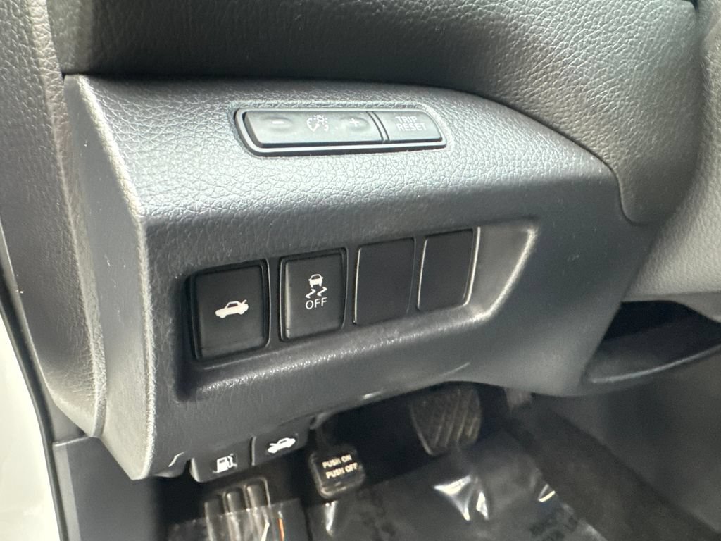 Used 2017 Nissan Altima 2.5 SV FWD image 56
