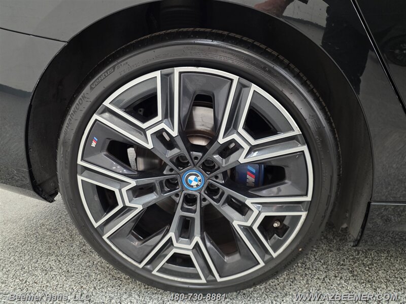 Used 2024 BMW i5 eDrive40i w/ M Sport Package RWD image 15