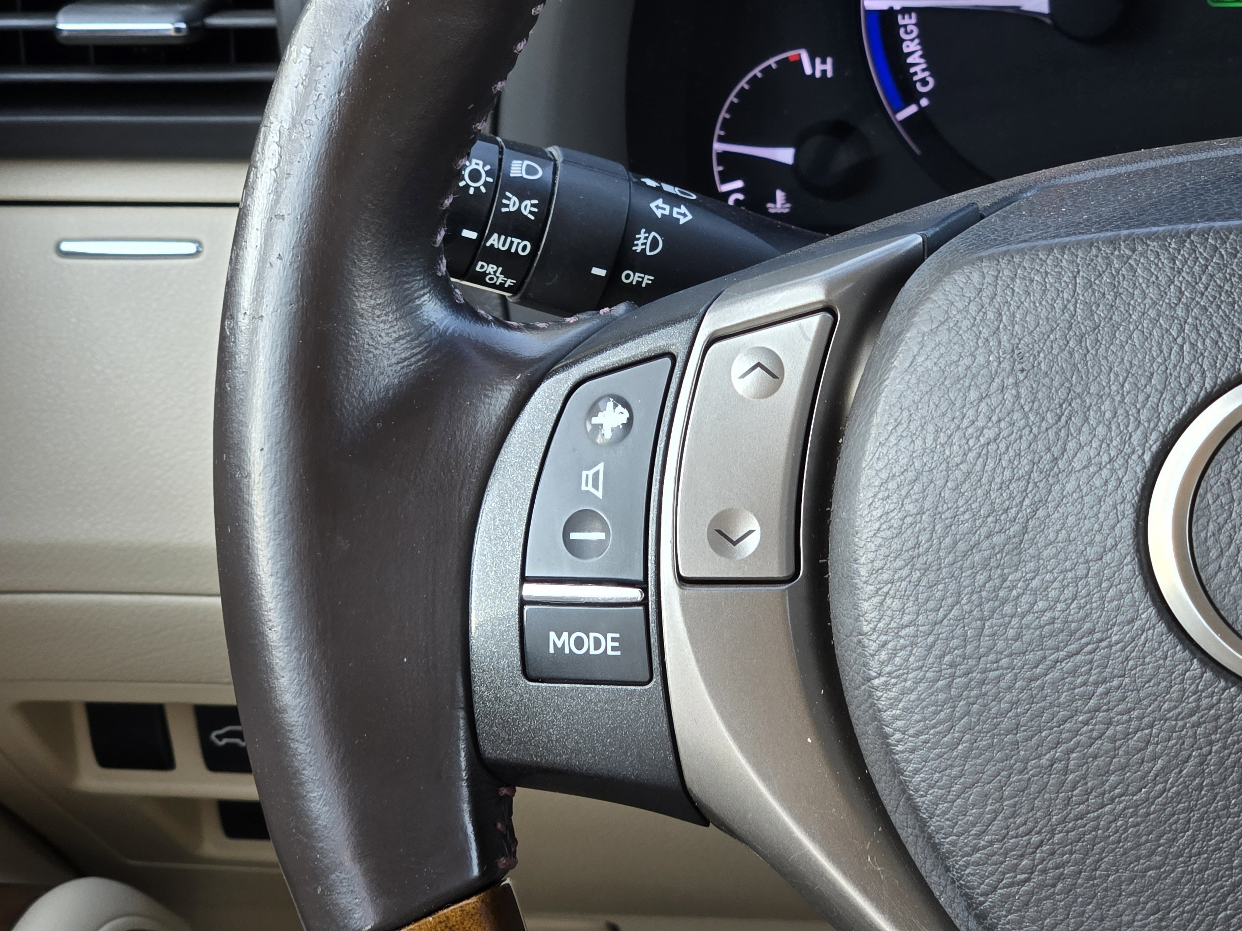 Used 2013 Lexus RX 450h AWD image 28