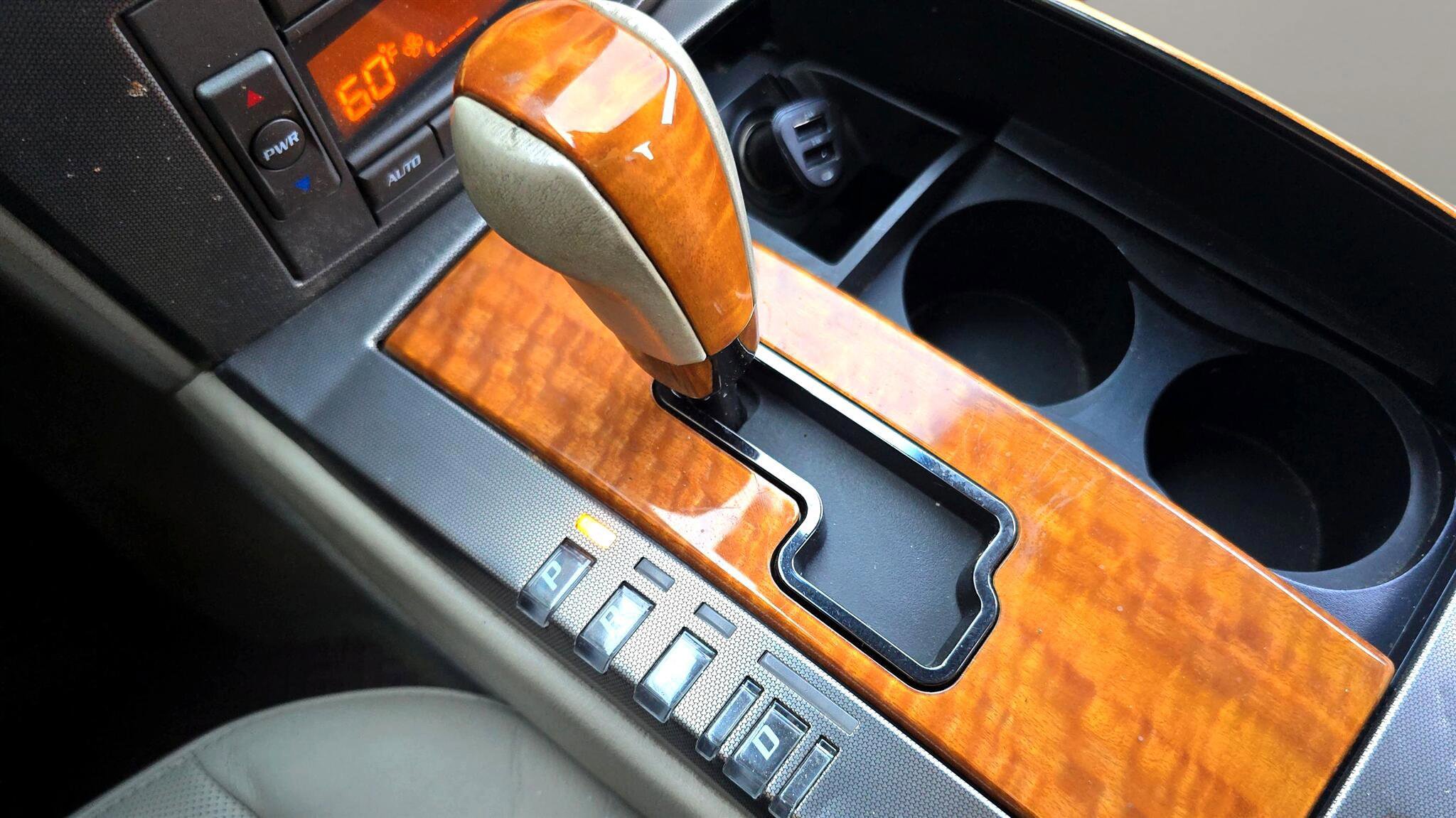 Used 2004 Cadillac XLR image 32