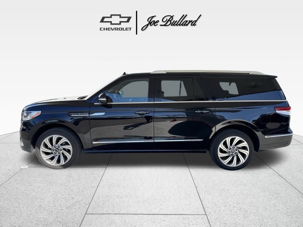 Used 2023 Lincoln Navigator L Reserve image 6