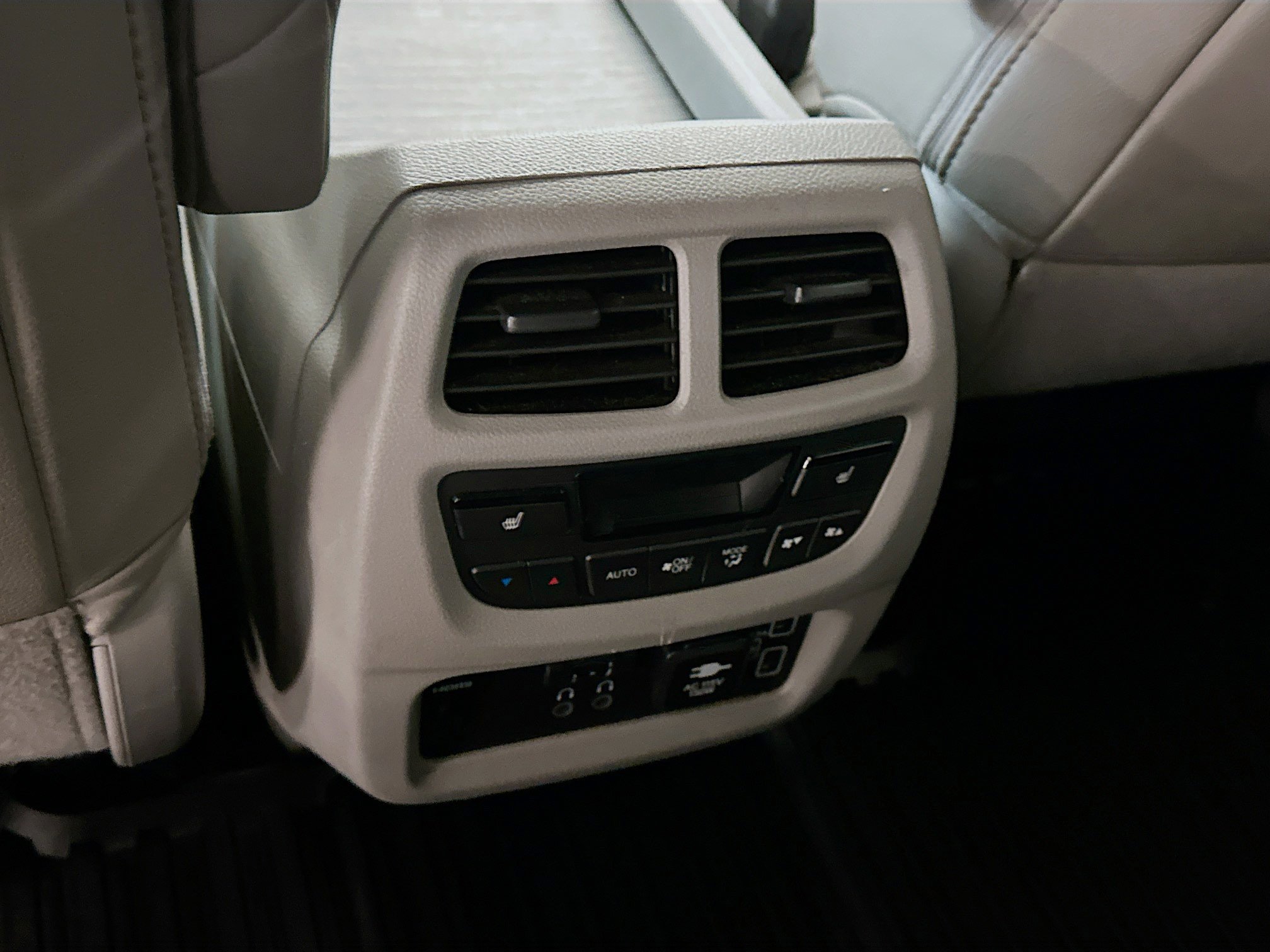 Used 2019 Honda Pilot Touring image 29