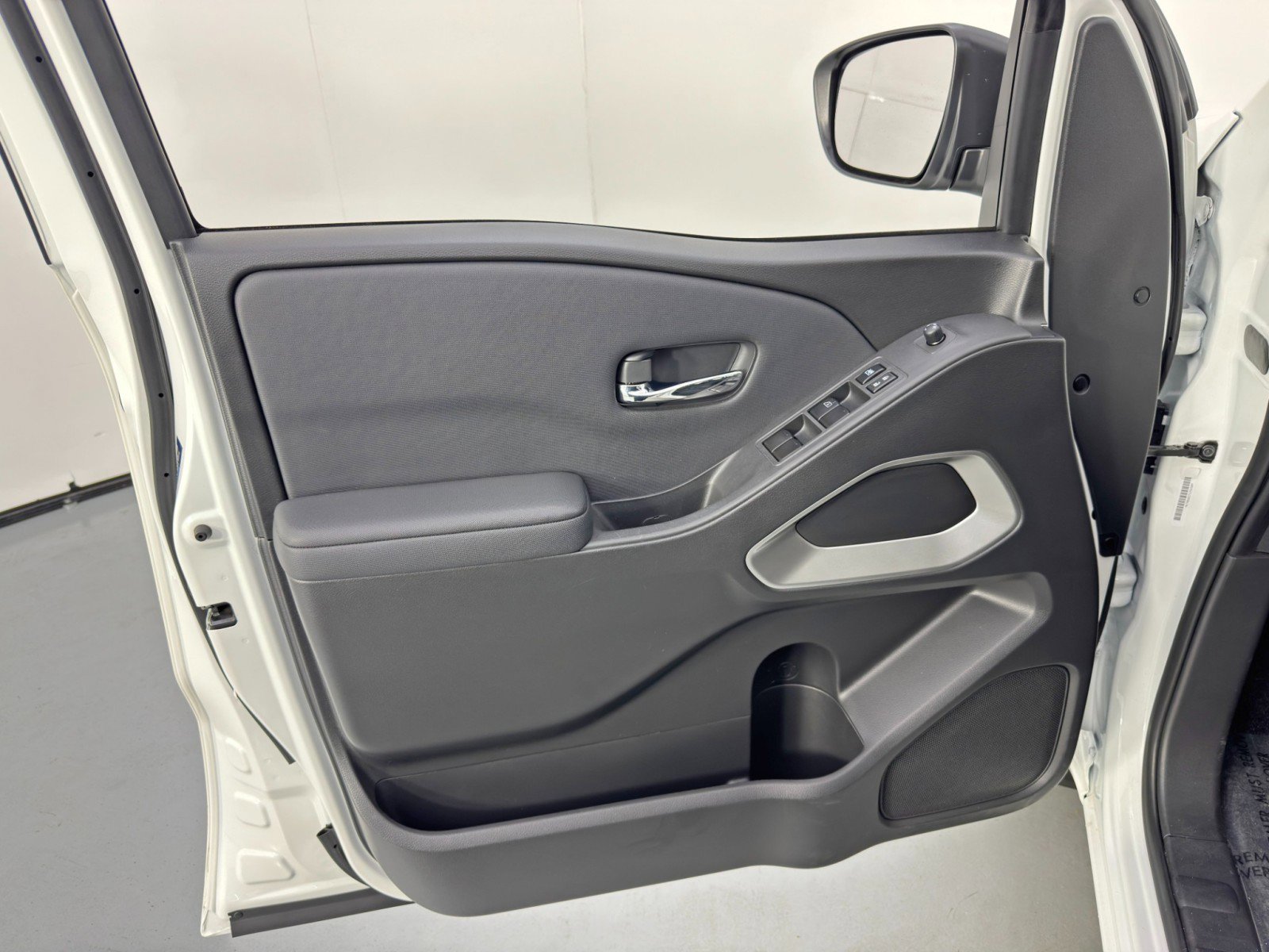 Used 2022 Nissan Frontier SV image 33