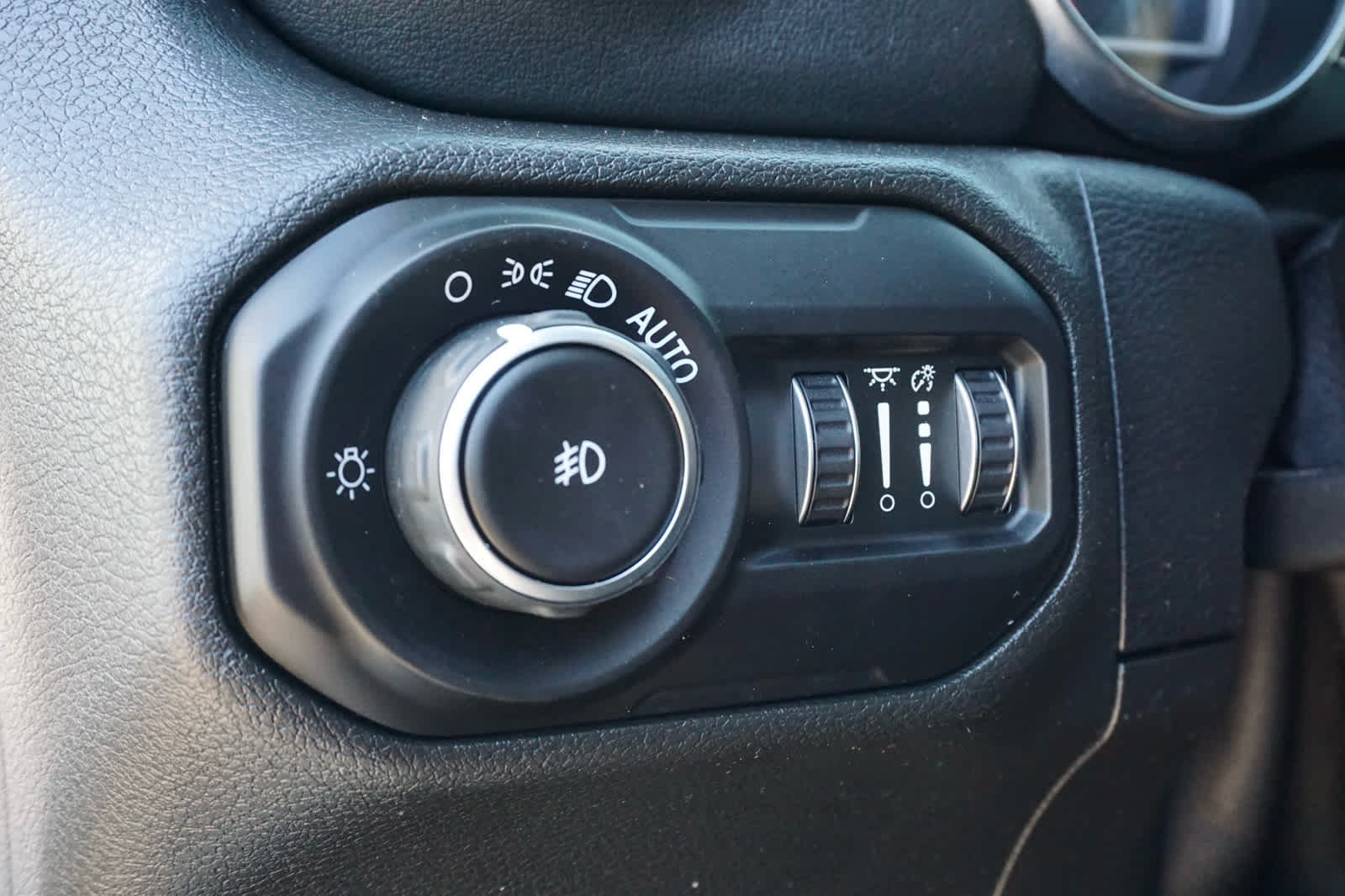 Used 2021 Jeep Wrangler Unlimited Sahara AWD/4WD image 24
