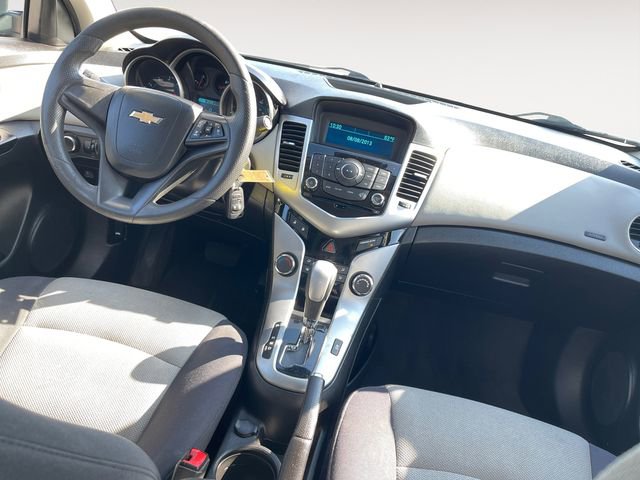 Used 2014 Chevrolet Cruze LS image 10