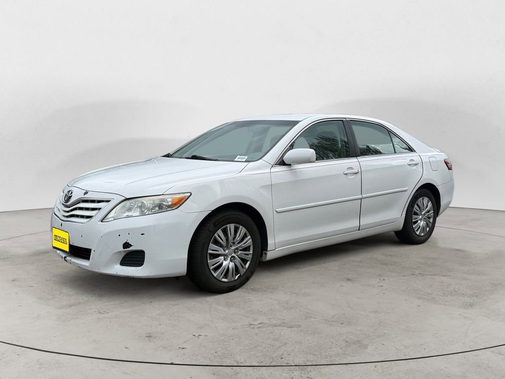 Used 2011 Toyota Camry LE FWD image 1