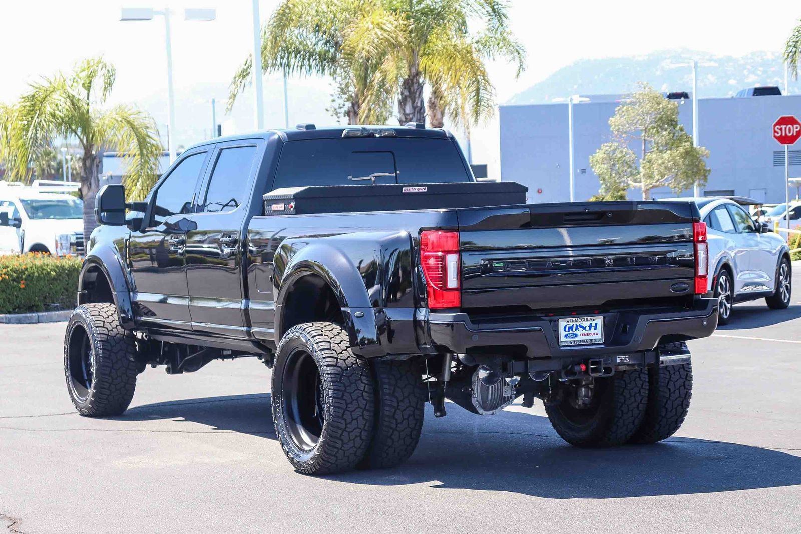 Used 2021 Ford F450 Platinum w/ FX4 Off-Road Package AWD/4WD image 6