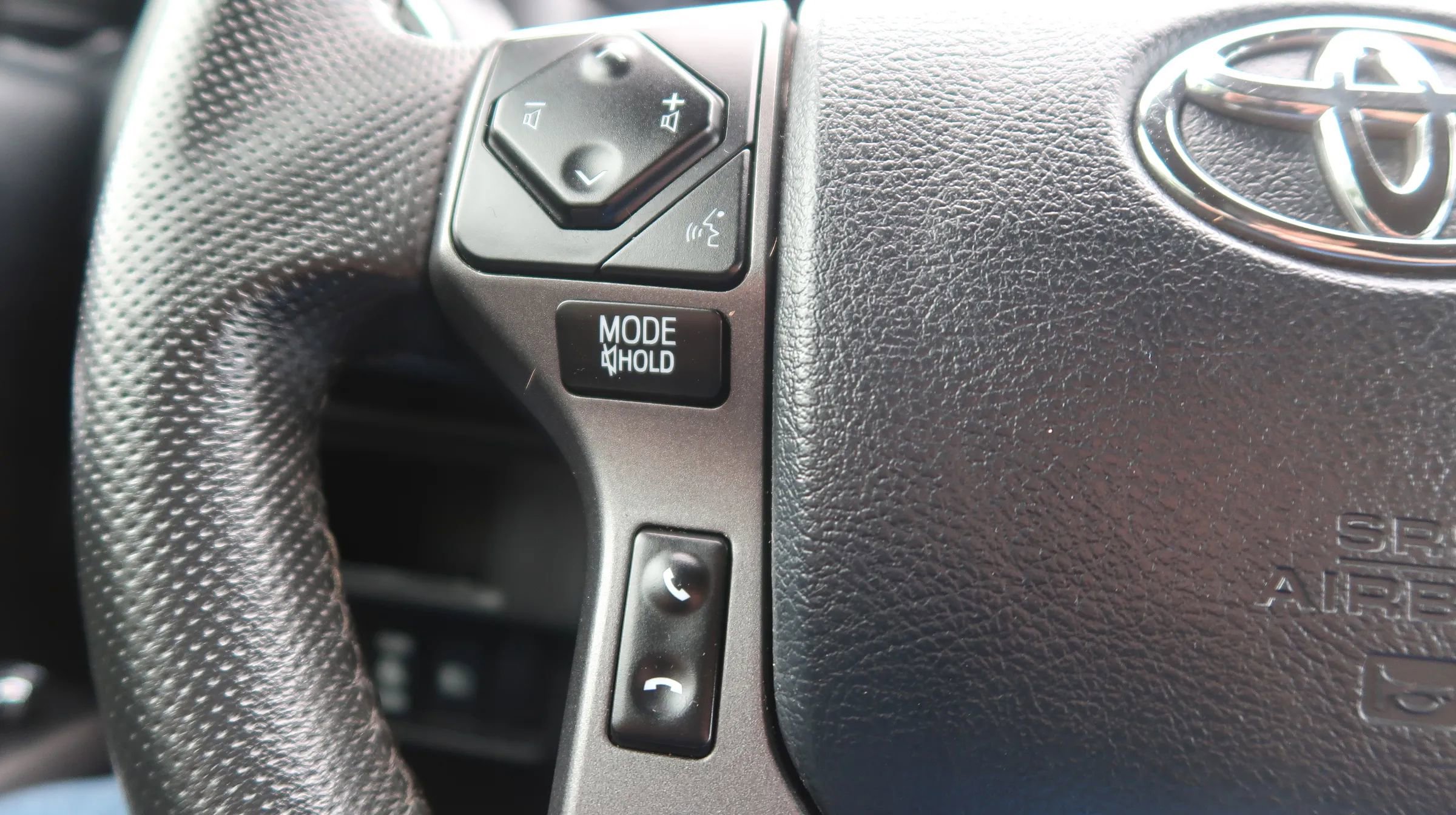 Used 2018 Toyota Tacoma TRD Off-Road AWD/4WD image 38